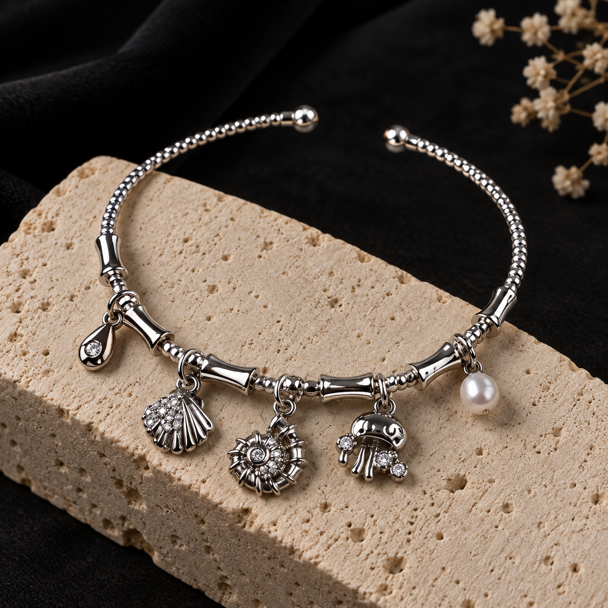 14K Altın Kaplama Okyanus Temalı Charm Kelepçe Bileklik önizleme 2